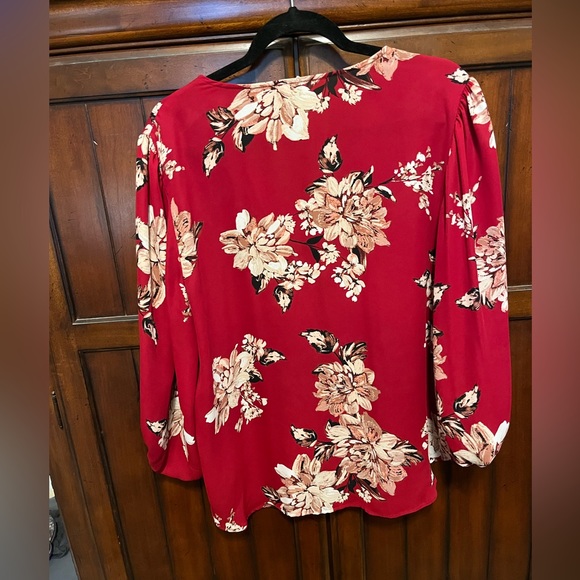 Maurice’s size XL red floral print blouse - Picture 2 of 5